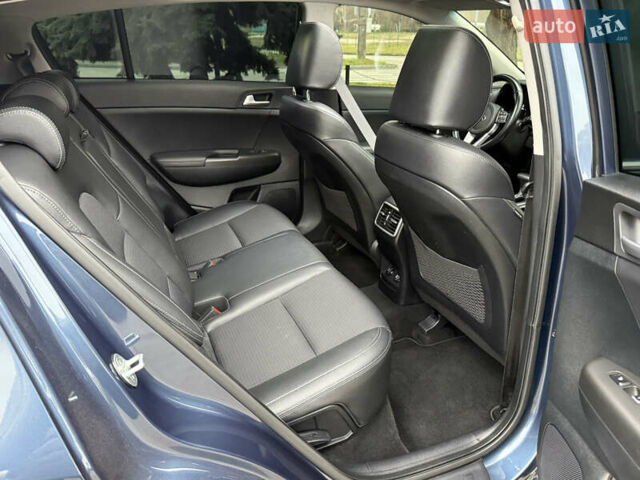 Синій Кіа Sportage, об'ємом двигуна 1.6 л та пробігом 200 тис. км за 18950 $, фото 23 на Automoto.ua