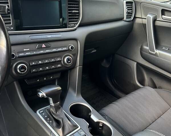 Синий Киа Sportage, объемом двигателя 1.59 л и пробегом 45 тыс. км за 20250 $, фото 18 на Automoto.ua