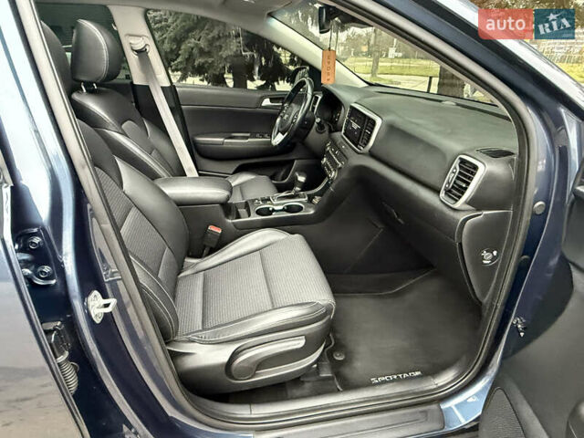 Синій Кіа Sportage, об'ємом двигуна 1.6 л та пробігом 200 тис. км за 18950 $, фото 28 на Automoto.ua