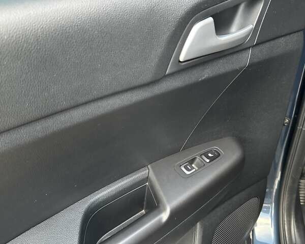 Синий Киа Sportage, объемом двигателя 1.59 л и пробегом 45 тыс. км за 20250 $, фото 7 на Automoto.ua