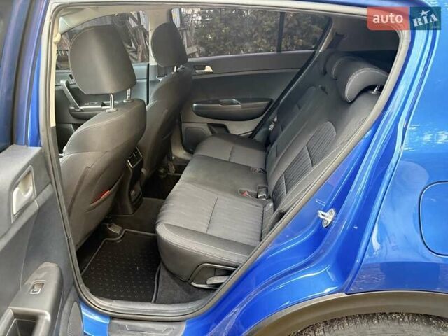Синий Киа Sportage, объемом двигателя 1.59 л и пробегом 143 тыс. км за 17800 $, фото 10 на Automoto.ua