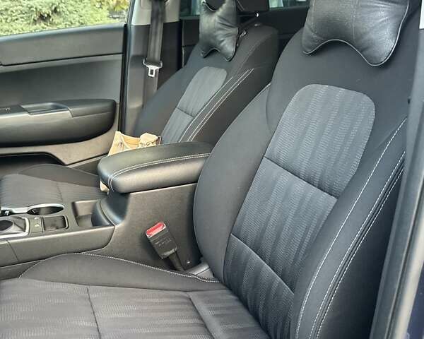 Синий Киа Sportage, объемом двигателя 1.59 л и пробегом 45 тыс. км за 20250 $, фото 17 на Automoto.ua