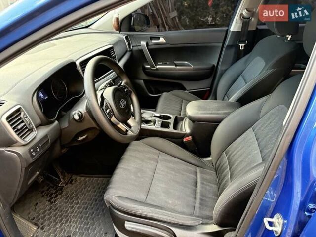 Синий Киа Sportage, объемом двигателя 1.59 л и пробегом 143 тыс. км за 17800 $, фото 8 на Automoto.ua