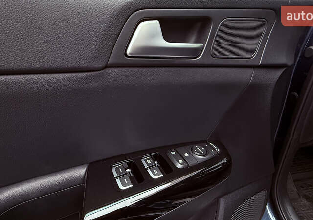 Синий Киа Sportage, объемом двигателя 2 л и пробегом 42 тыс. км за 24999 $, фото 10 на Automoto.ua