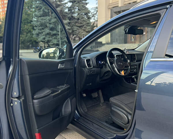 Синій Кіа Sportage, об'ємом двигуна 1.59 л та пробігом 46 тис. км за 18500 $, фото 31 на Automoto.ua