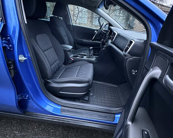 Синий Киа Sportage, объемом двигателя 1.59 л и пробегом 16 тыс. км за 17500 $, фото 29 на Automoto.ua