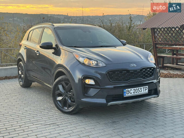 Киа Sportage 2021 в Тернополе на Automoto.ua Синий Киа Sportage, объемом двигателя 2.36 л и пробегом 92 тыс. км за 24300 $, фото 2 на Automoto.ua
