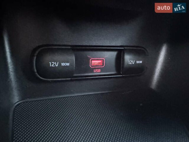 Киа Sportage 2021 в Тернополе на Automoto.ua Синий Киа Sportage, объемом двигателя 2.36 л и пробегом 92 тыс. км за 24300 $, фото 16 на Automoto.ua