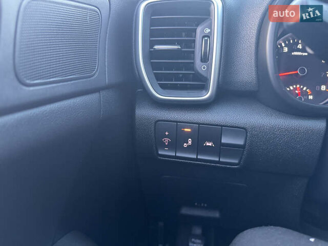 Киа Sportage 2021 в Тернополе на Automoto.ua Синий Киа Sportage, объемом двигателя 2.36 л и пробегом 92 тыс. км за 24300 $, фото 15 на Automoto.ua