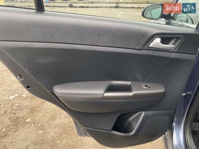 Киа Sportage 2021 в Львове на Automoto.ua Синий Киа Sportage, объемом двигателя 2.4 л и пробегом 60 тыс. км за 19200 $, фото 16 на Automoto.ua