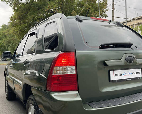 Зелений Кіа Sportage, об'ємом двигуна 1.98 л та пробігом 370 тис. км за 6500 $, фото 8 на Automoto.ua