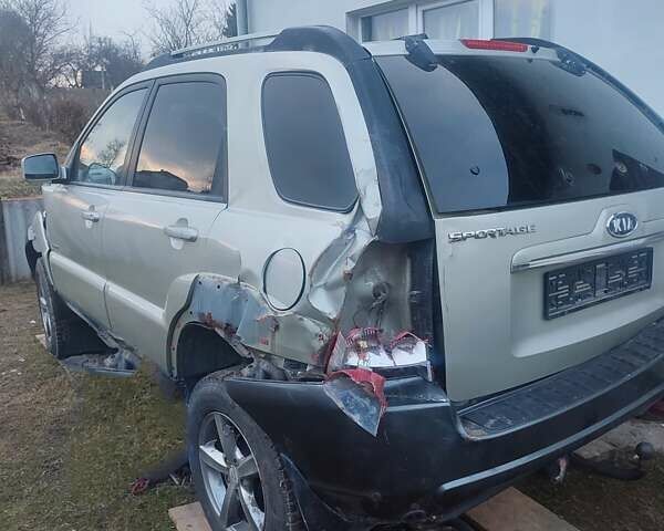 Зеленый Киа Sportage, объемом двигателя 2 л и пробегом 236 тыс. км за 4131 $, фото 6 на Automoto.ua