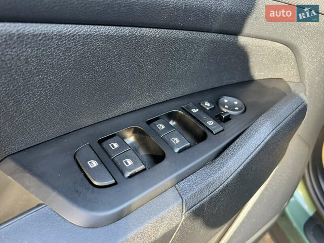 Зеленый Киа Sportage, объемом двигателя 2 л и пробегом 4 тыс. км за 27500 $, фото 35 на Automoto.ua