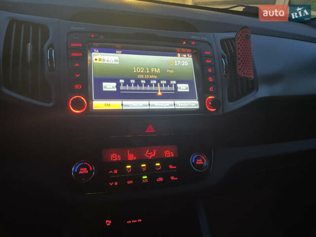 Оранжевый Киа Sportage, объемом двигателя 2 л и пробегом 282 тыс. км за 13400 $, фото 21 на Automoto.ua