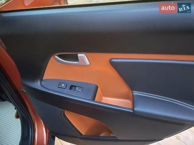 Оранжевый Киа Sportage, объемом двигателя 2 л и пробегом 282 тыс. км за 12900 $, фото 27 на Automoto.ua