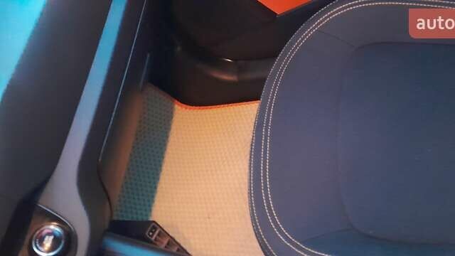 Оранжевый Киа Sportage, объемом двигателя 2 л и пробегом 282 тыс. км за 12900 $, фото 24 на Automoto.ua