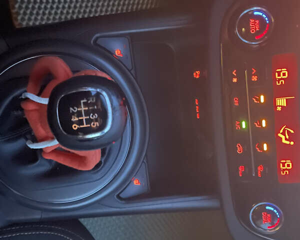 Оранжевый Киа Sportage, объемом двигателя 2 л и пробегом 282 тыс. км за 13400 $, фото 19 на Automoto.ua