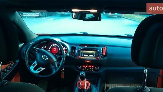 Оранжевый Киа Sportage, объемом двигателя 2 л и пробегом 282 тыс. км за 12900 $, фото 16 на Automoto.ua