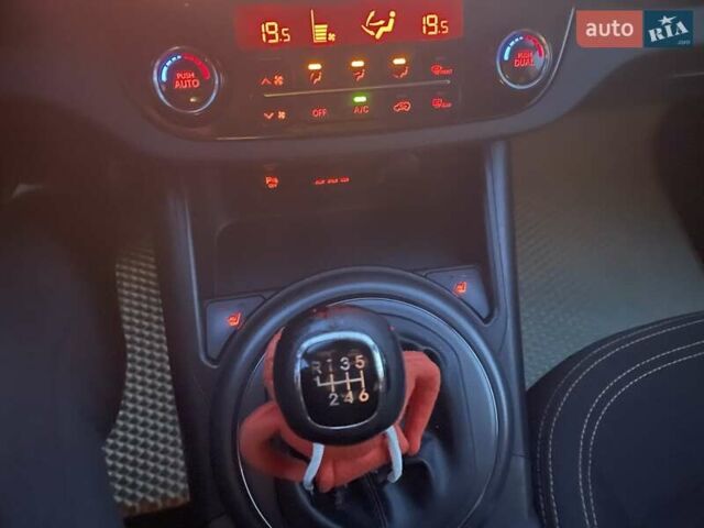 Оранжевый Киа Sportage, объемом двигателя 2 л и пробегом 282 тыс. км за 12900 $, фото 37 на Automoto.ua