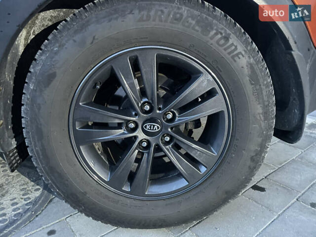 Оранжевый Киа Sportage, объемом двигателя 2 л и пробегом 282 тыс. км за 13400 $, фото 6 на Automoto.ua