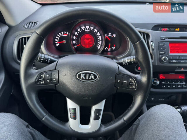 Помаранчевий Кіа Sportage, об'ємом двигуна 2 л та пробігом 101 тис. км за 13300 $, фото 26 на Automoto.ua