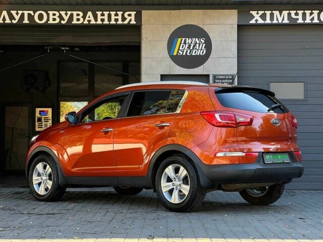 Оранжевый Киа Sportage, объемом двигателя 2 л и пробегом 190 тыс. км за 11900 $, фото 8 на Automoto.ua