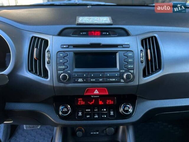 Оранжевый Киа Sportage, объемом двигателя 2 л и пробегом 190 тыс. км за 11900 $, фото 19 на Automoto.ua