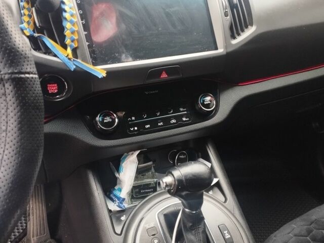 Помаранчевий Кіа Sportage, об'ємом двигуна 2 л та пробігом 240 тис. км за 12600 $, фото 15 на Automoto.ua