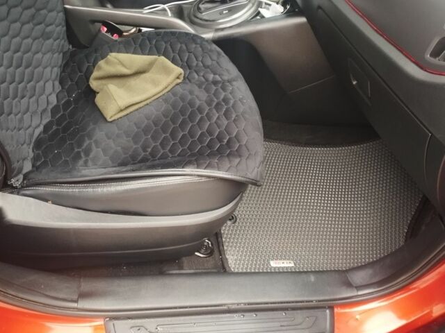 Помаранчевий Кіа Sportage, об'ємом двигуна 2 л та пробігом 240 тис. км за 12600 $, фото 4 на Automoto.ua