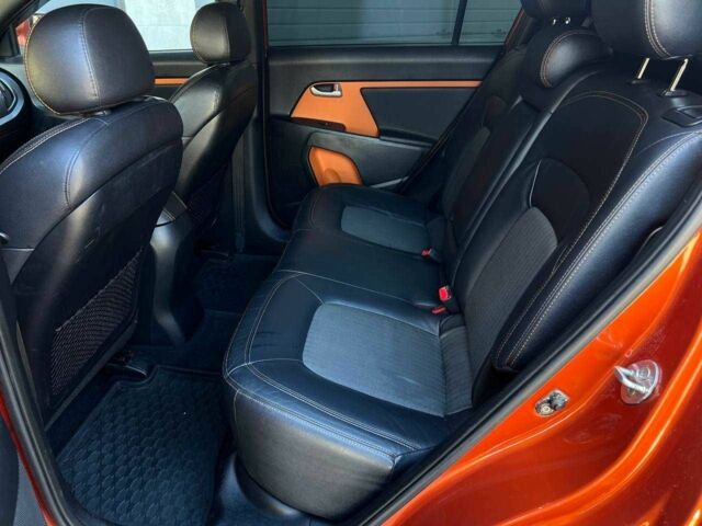 Оранжевый Киа Sportage, объемом двигателя 2 л и пробегом 190 тыс. км за 11900 $, фото 12 на Automoto.ua