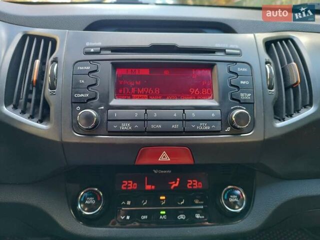 Оранжевый Киа Sportage, объемом двигателя 2 л и пробегом 120 тыс. км за 12599 $, фото 12 на Automoto.ua