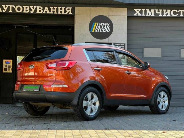 Оранжевый Киа Sportage, объемом двигателя 2 л и пробегом 190 тыс. км за 11900 $, фото 6 на Automoto.ua