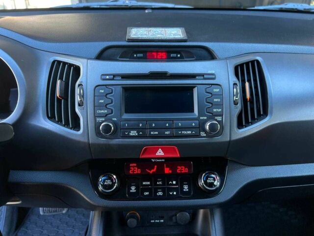 Оранжевый Киа Sportage, объемом двигателя 2 л и пробегом 190 тыс. км за 11900 $, фото 19 на Automoto.ua