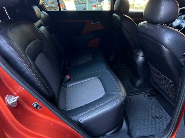 Оранжевый Киа Sportage, объемом двигателя 2 л и пробегом 190 тыс. км за 11900 $, фото 15 на Automoto.ua