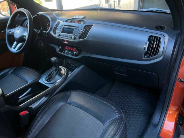 Оранжевый Киа Sportage, объемом двигателя 2 л и пробегом 190 тыс. км за 11900 $, фото 17 на Automoto.ua