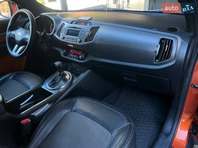 Оранжевый Киа Sportage, объемом двигателя 2 л и пробегом 190 тыс. км за 11900 $, фото 17 на Automoto.ua