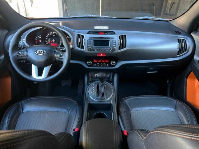 Оранжевый Киа Sportage, объемом двигателя 2 л и пробегом 190 тыс. км за 11900 $, фото 13 на Automoto.ua