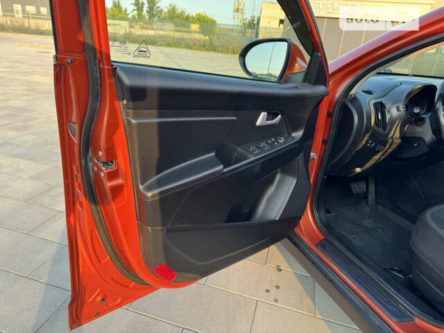 Оранжевый Киа Sportage, объемом двигателя 2 л и пробегом 152 тыс. км за 10300 $, фото 28 на Automoto.ua