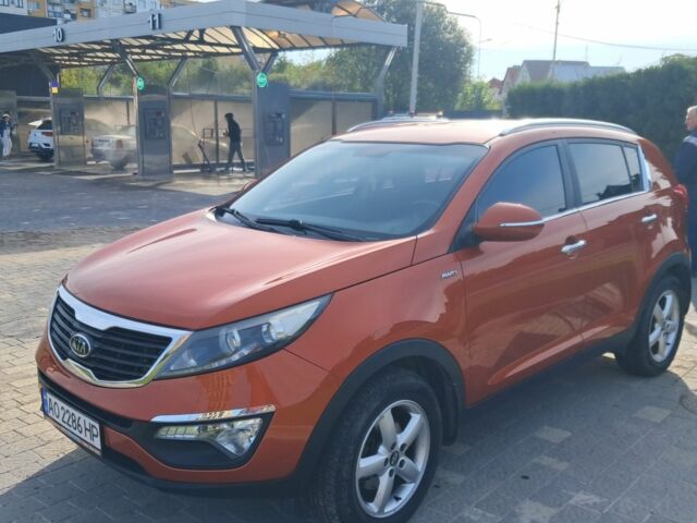 Оранжевый Киа Sportage, объемом двигателя 2 л и пробегом 217 тыс. км за 11500 $, фото 2 на Automoto.ua