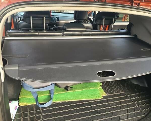 Оранжевый Киа Sportage, объемом двигателя 2.01 л и пробегом 267 тыс. км за 12900 $, фото 17 на Automoto.ua