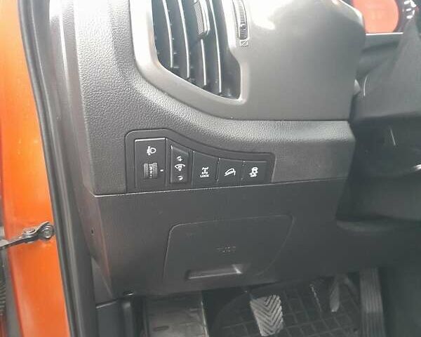 Помаранчевий Кіа Sportage, об'ємом двигуна 2 л та пробігом 218 тис. км за 12700 $, фото 7 на Automoto.ua
