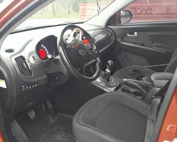 Помаранчевий Кіа Sportage, об'ємом двигуна 2 л та пробігом 218 тис. км за 12700 $, фото 8 на Automoto.ua