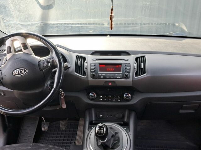 Оранжевый Киа Sportage, объемом двигателя 2 л и пробегом 217 тыс. км за 11500 $, фото 3 на Automoto.ua