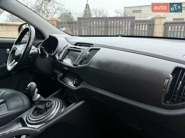 Оранжевый Киа Sportage, объемом двигателя 2 л и пробегом 195 тыс. км за 13850 $, фото 20 на Automoto.ua