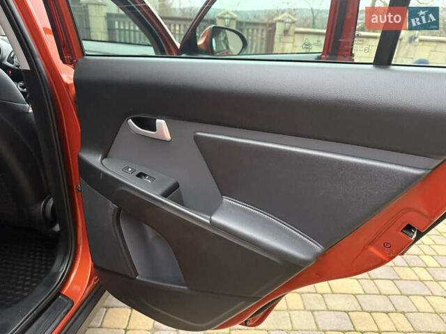 Оранжевый Киа Sportage, объемом двигателя 2 л и пробегом 195 тыс. км за 13850 $, фото 27 на Automoto.ua