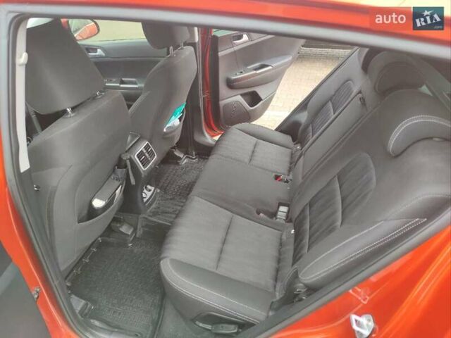 Оранжевый Киа Sportage, объемом двигателя 1.6 л и пробегом 135 тыс. км за 17500 $, фото 2 на Automoto.ua