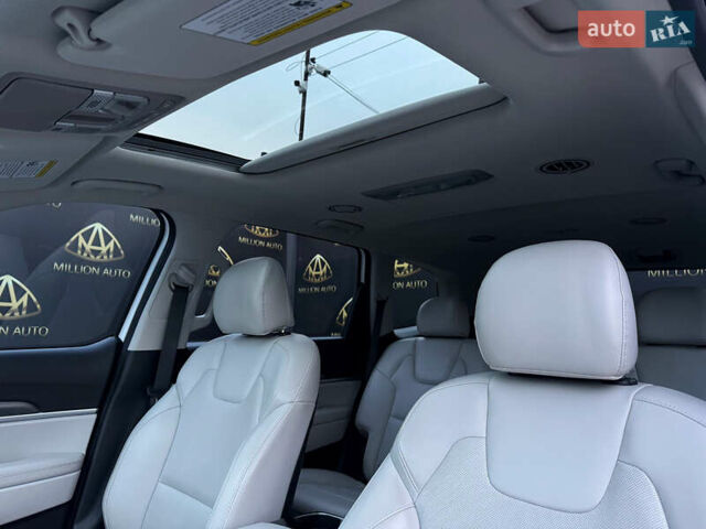 Белый Киа Telluride, объемом двигателя 3.78 л и пробегом 48 тыс. км за 28600 $, фото 10 на Automoto.ua
