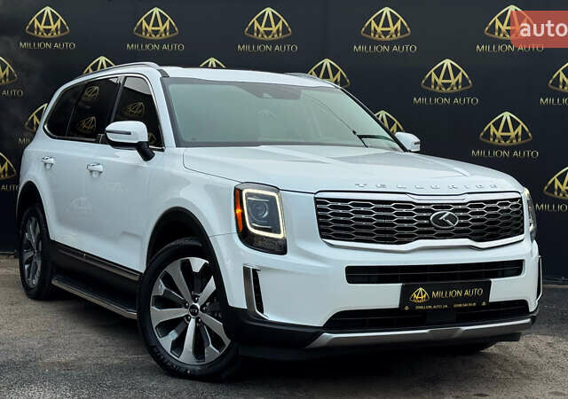Белый Киа Telluride, объемом двигателя 3.78 л и пробегом 48 тыс. км за 28600 $, фото 6 на Automoto.ua