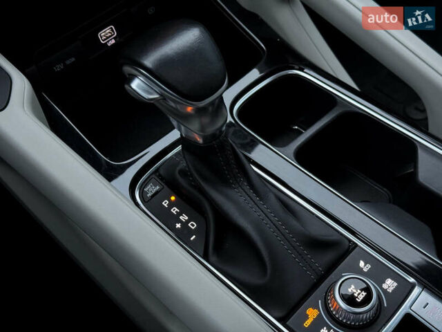 Белый Киа Telluride, объемом двигателя 3.78 л и пробегом 48 тыс. км за 28600 $, фото 31 на Automoto.ua