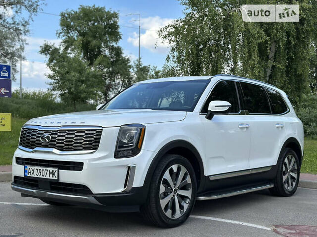 Белый Киа Telluride, объемом двигателя 3.78 л и пробегом 46 тыс. км за 29500 $, фото 4 на Automoto.ua
